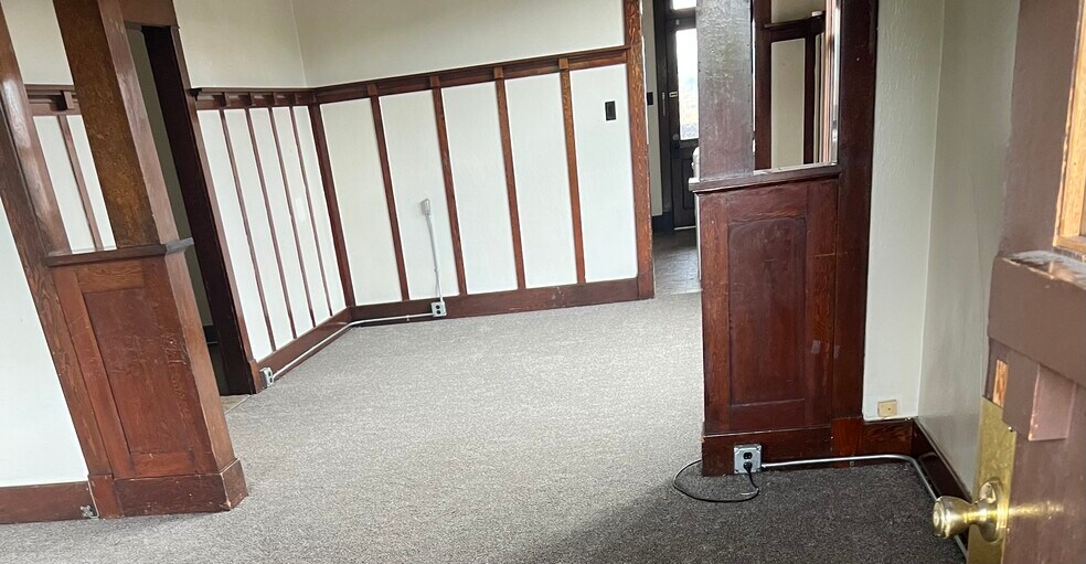 Building Photo - 632 W Quartz St