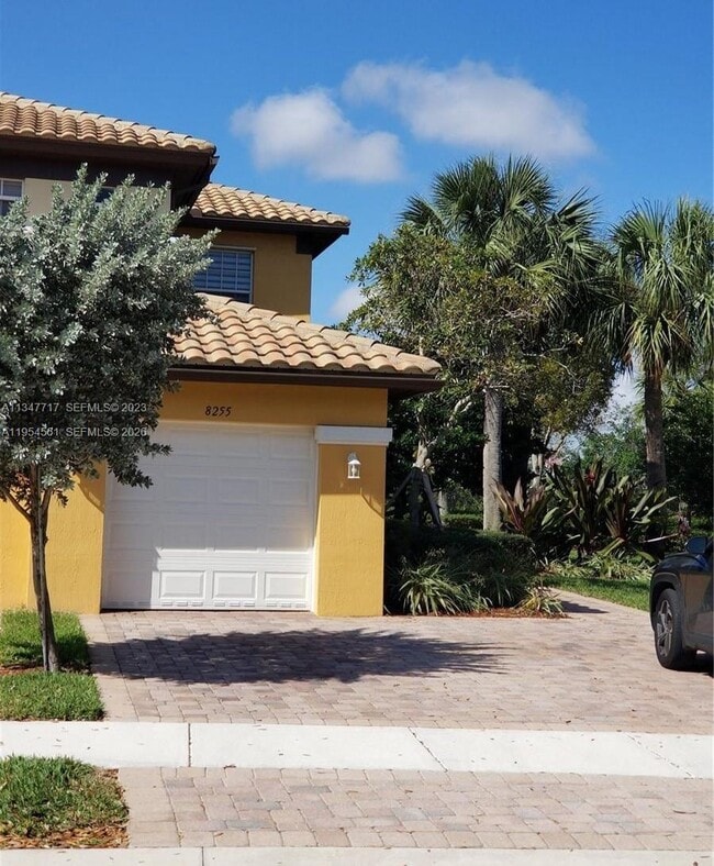 Building Photo - 8255 NW 128th Ln