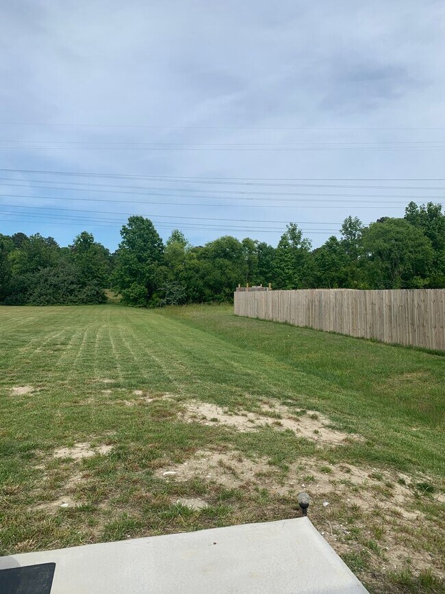 Building Photo - 3 Bedroom 2 Bath Home in Coinjock availabl...