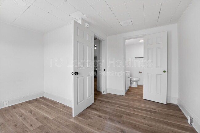 Building Photo - 2113 Goff Ave