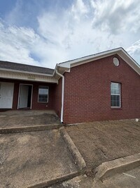 Building Photo - 10556 MS-363