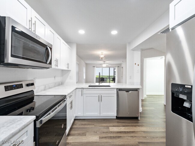 Building Photo - 4951 Pepper Cir