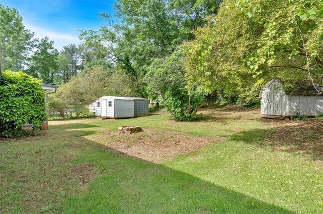 Building Photo - 2664 Olive Springs Rd SE