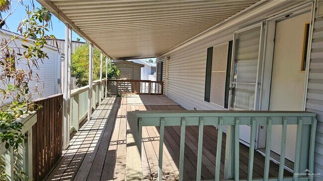 Building Photo - 2408 Meadowlark St