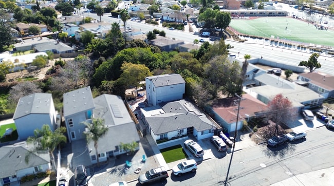 Building Photo - 5BD/2BA, Great Sunroom! (Lease out, pending signatures. Check back in a few days!)