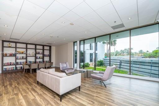 Building Photo - 20505 E Country Club Dr