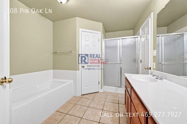 Building Photo - 308 Pin Oak Ln