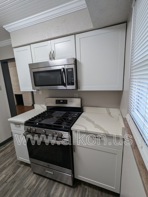 Building Photo - 4205 Coleridge St