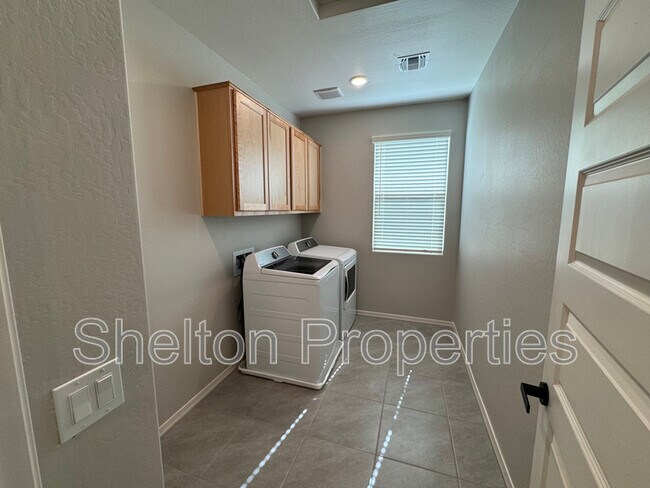 Building Photo - 16256 W Mariposa Grande