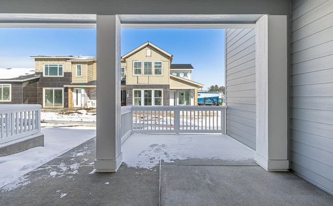 Building Photo - 2 Bedroom Townhome w/ Garage!