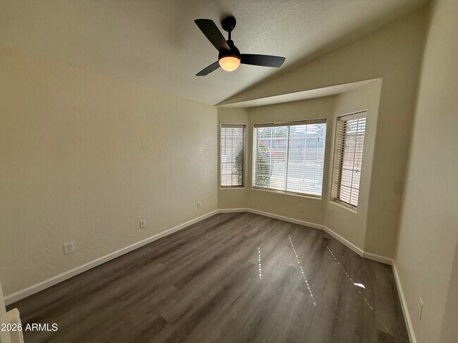 Building Photo - 1112 W Morelos St