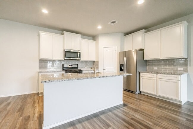 Building Photo - 16856 Pink Wintergreen Dr