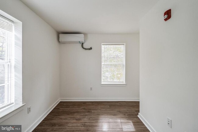 Building Photo - 407 S 42nd St