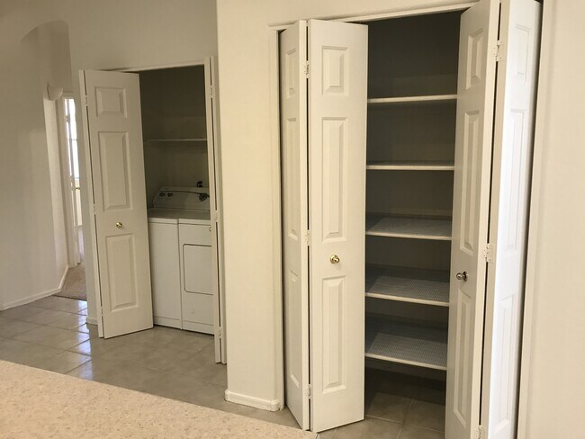 Building Photo - 3 bed 2 bath Home in Cottonwood Commons Contact Property Pros Go to rentprosaz.com look under Vac...