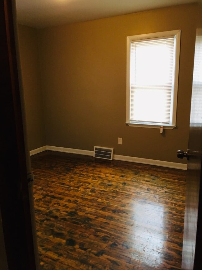 Building Photo - 3 Bedroom Bungalow in Eastpointe, MI - Sec. 8 OK