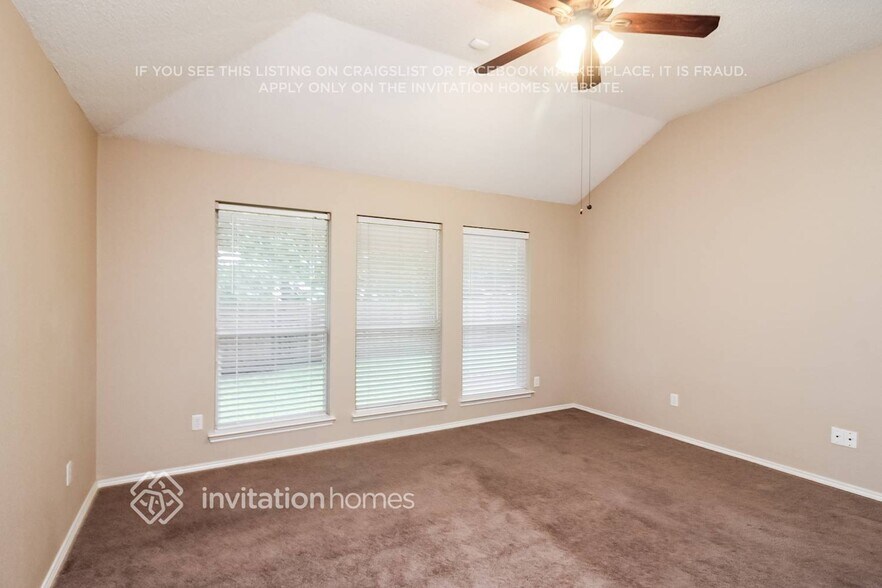 Building Photo - 1501 High Crest Dr