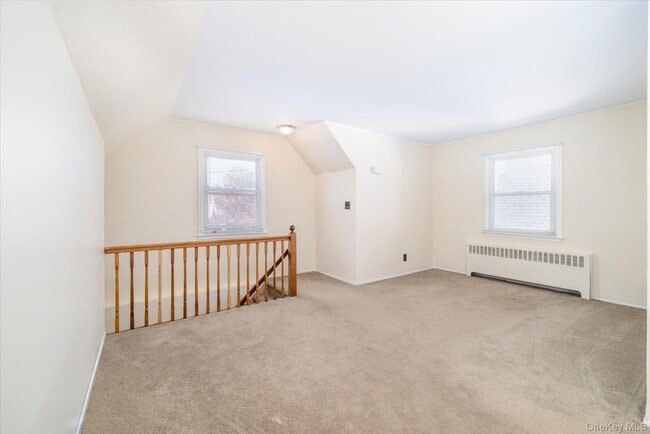 Building Photo - 19 Daley Pl