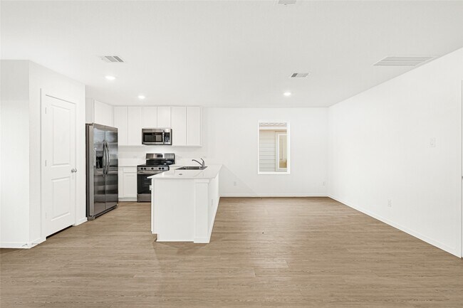 Building Photo - 509 Roserun Dr