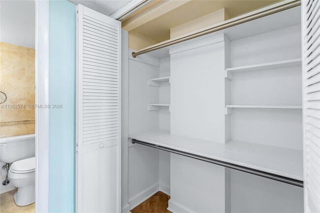 Building Photo - 2025 NE 164th St