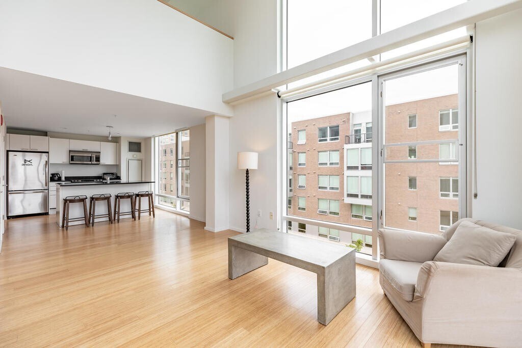 Building Photo - 1 Earhart St