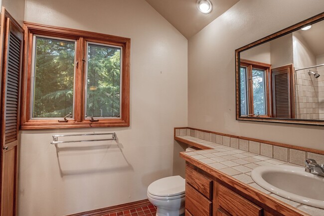 Building Photo - Gorgeous 3 BR + Office & 2 BA Home in the John Landings neighborhood with a heated pool!