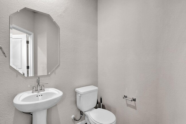 Building Photo - 6020 Genova Pl