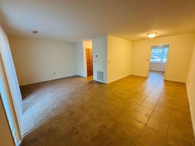 Building Photo - 1710 Emerald St