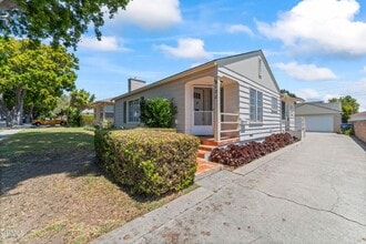 Building Photo - Charming Midtown Ventura Home- 3 Bedroom +...