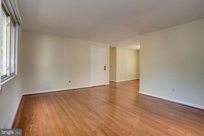 Building Photo - 4510 Washington Blvd