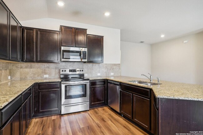 Building Photo - 6906 Quantum Lp