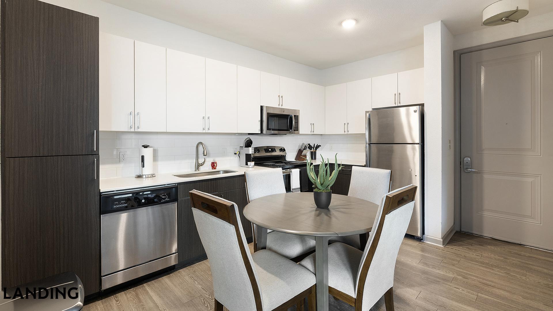 Building Photo - 1001 S Center St