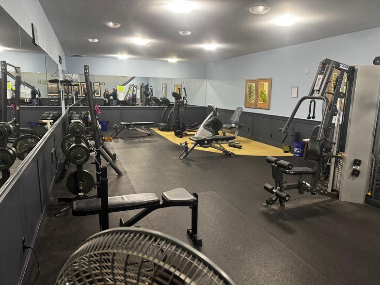 Building Photo - 300 N 130th St