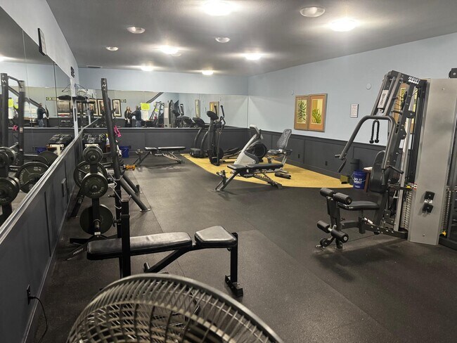 Building Photo - 300 N 130th St