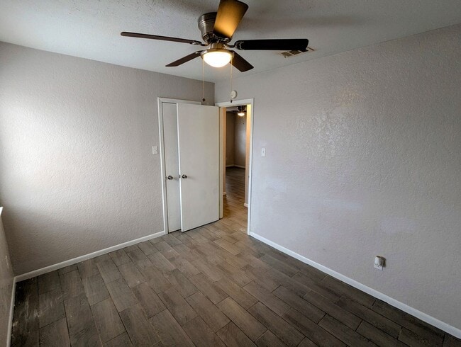 Building Photo - Anderson