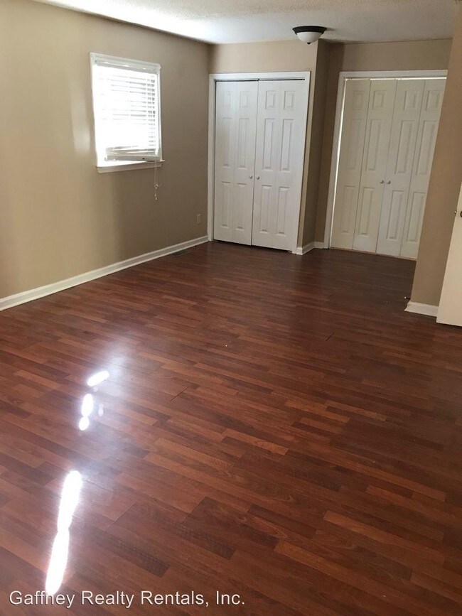 Building Photo - 3 br, 2 bath House - 612 College Dr