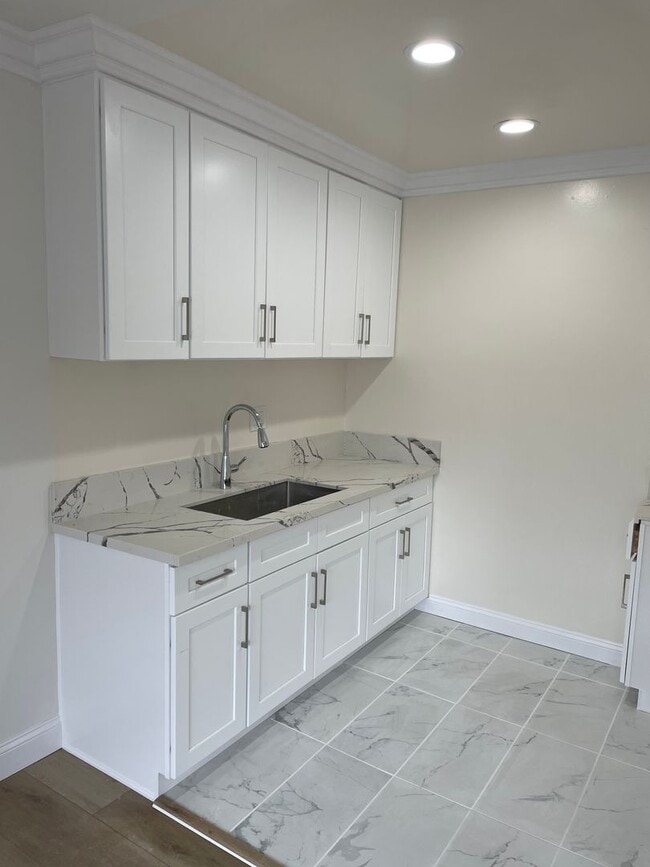 Interior Photo - Saticoy