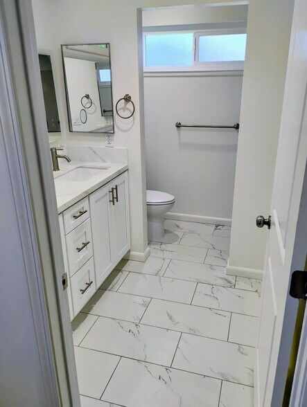 Building Photo - 9911 Voyager Cir
