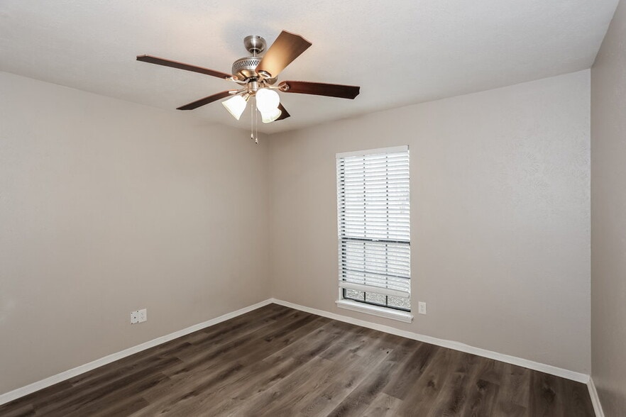 Building Photo - 456 Matterhorn St