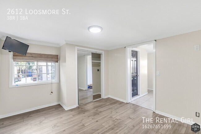Building Photo - Spacious 3 Bedroom Single Family Home | Fu...