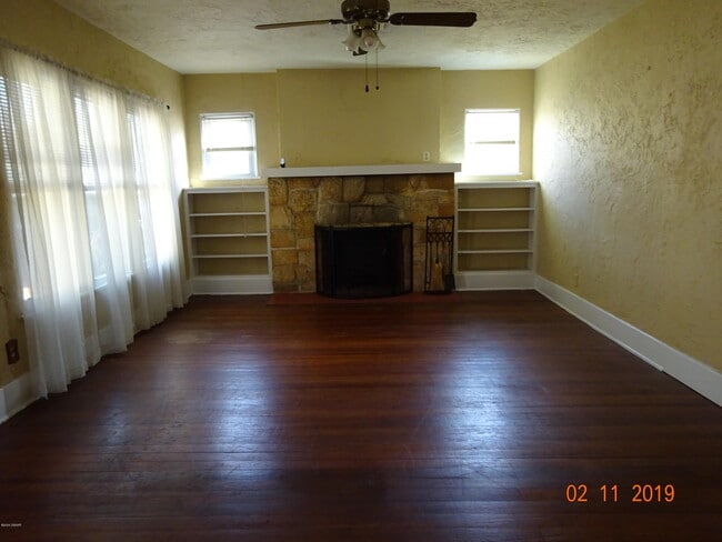 Building Photo - 112 Fox Pl