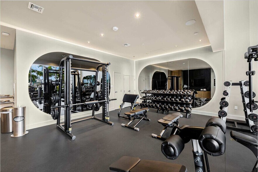 Building Photo - 7144 Byron Ave