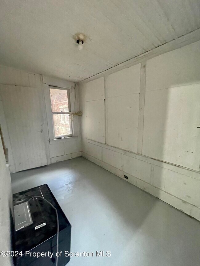 Building Photo - 112 Salem Ave