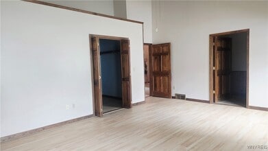 Building Photo - 318 Ivyhurst Rd N