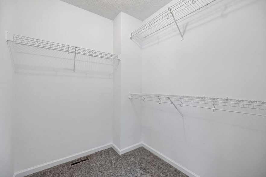 Building Photo - 3708 Kendra Ct N