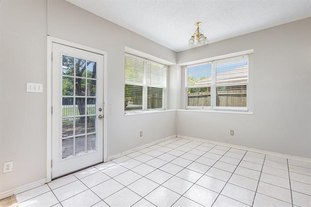 Building Photo - 2809 Ventanna Dr