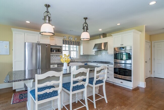 Building Photo - 25 Nason Hill Ln