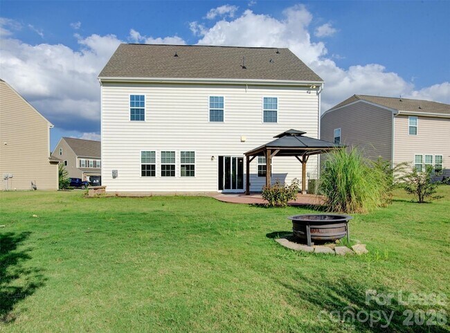 Building Photo - 16125 Hammersmith Farm Dr