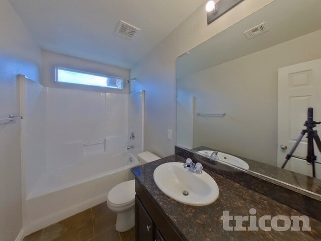 Building Photo - 125 Cascade Meadow Ct