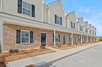 Building Photo - 2804 1/2 Alligator Rd