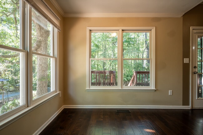 Building Photo - 119 Spring Lake Dr